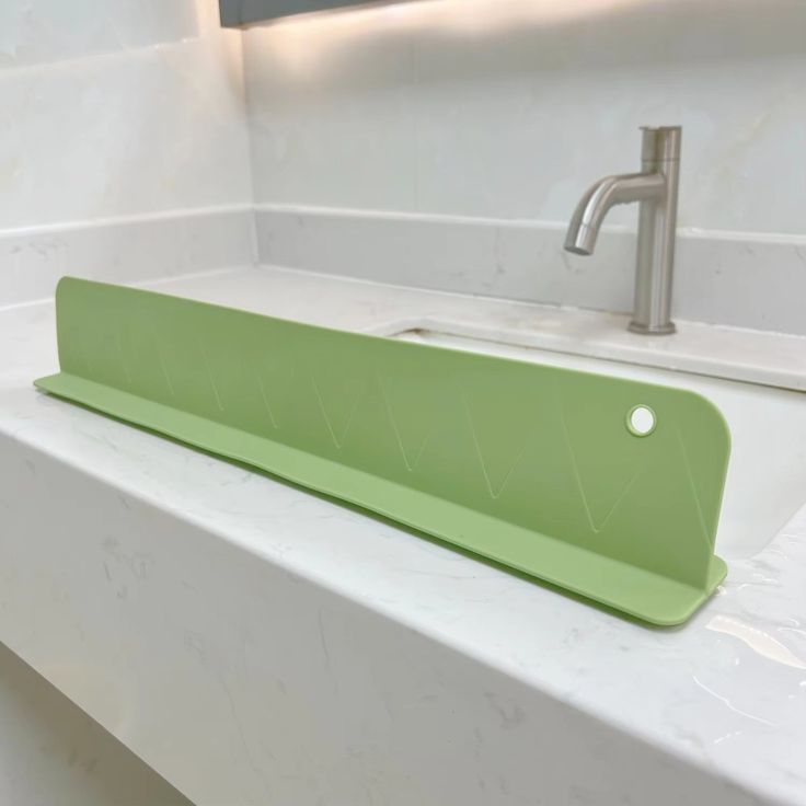 Imported Silicone Sink Splash Guard